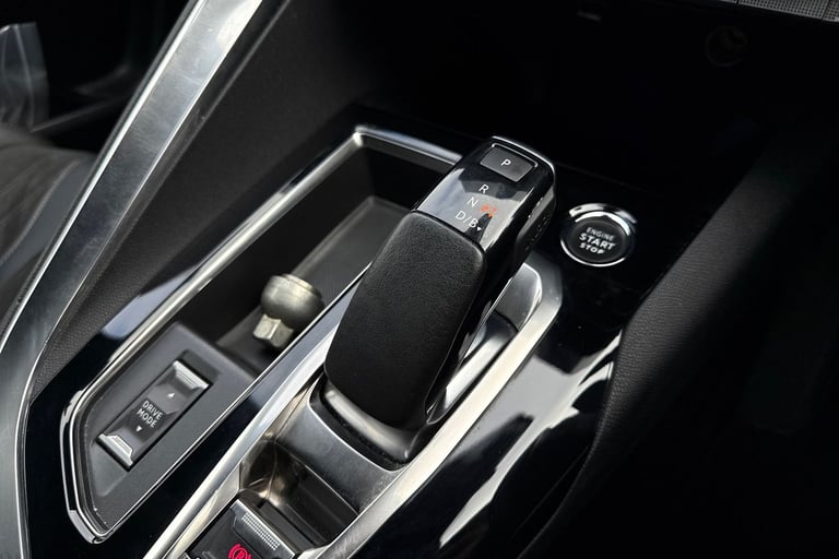 2022 Peugeot 3008 1.6 13.2kWh GT Premium e-EAT Euro 6 (s/s) 5dr SUV PETROL/ELECTRIC Automatic