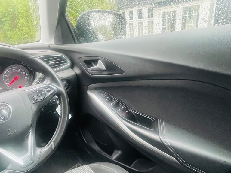 2018 Vauxhall Grandland X 1.2 Turbo SE 5dr HATCHBACK Petrol Manual