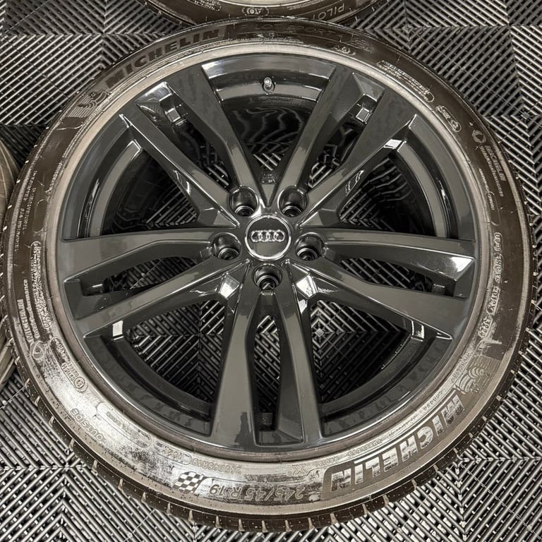 19" GENUINE AUDI A6 C8 S LINE BLACK 5 DOUBLE SPOKE ALLOY WHEELS TYRES