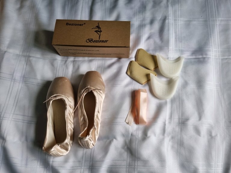 Pointe shoes for ballet