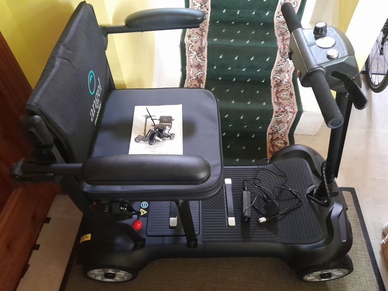 Lightweight Folding Transportable Mobility Scooter & Rain Cover