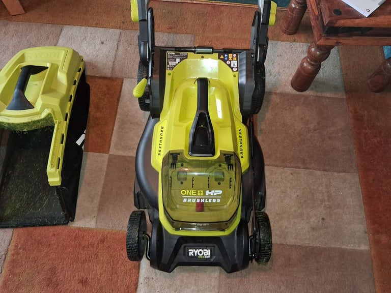 Ryobi 18V ONE+™ HP Cordless Brushless 40cm Lawnmower
