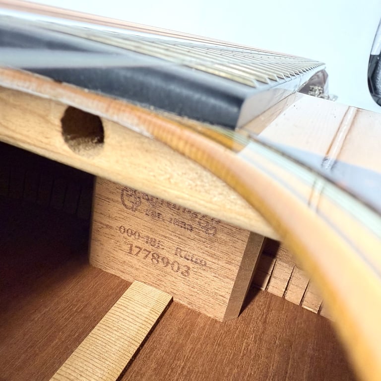 2014 Martin 000-18E Retro - Natural - Trades