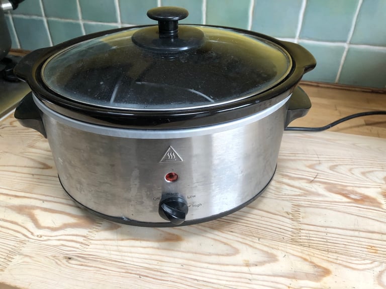 Slow cooker