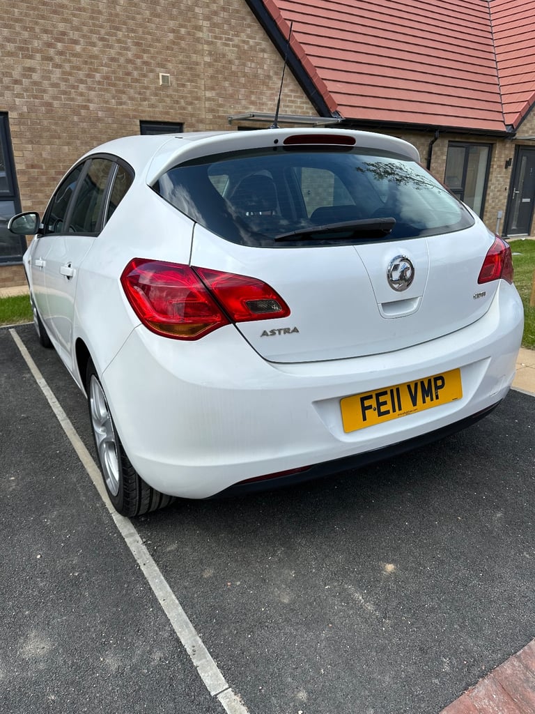 2011 Vauxhall Astra 1.7 Diesel 3 Months Mot Full Service Excellent Condition Car
