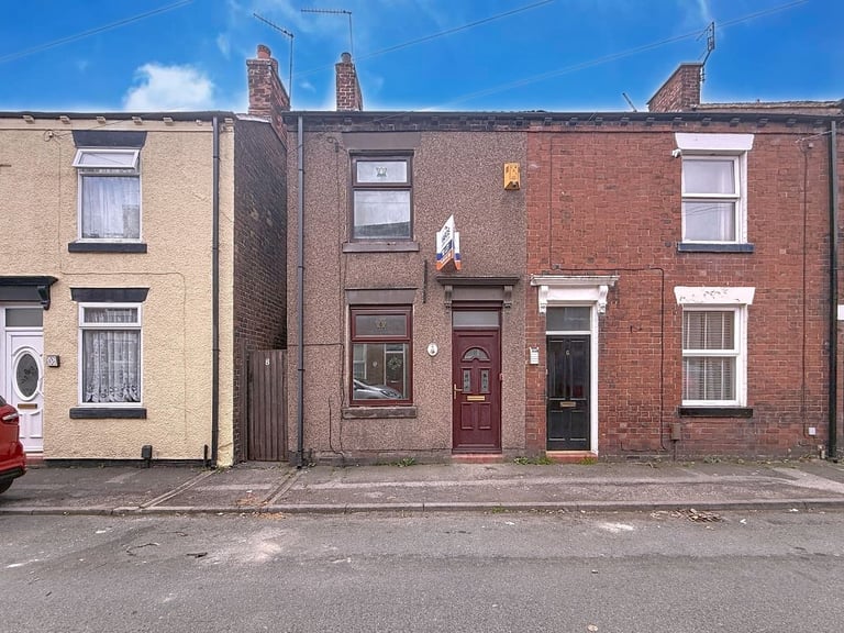 2 bedroom house in Audley Street, Knutton, Newcastle Under Lyme, ST5 6BZ