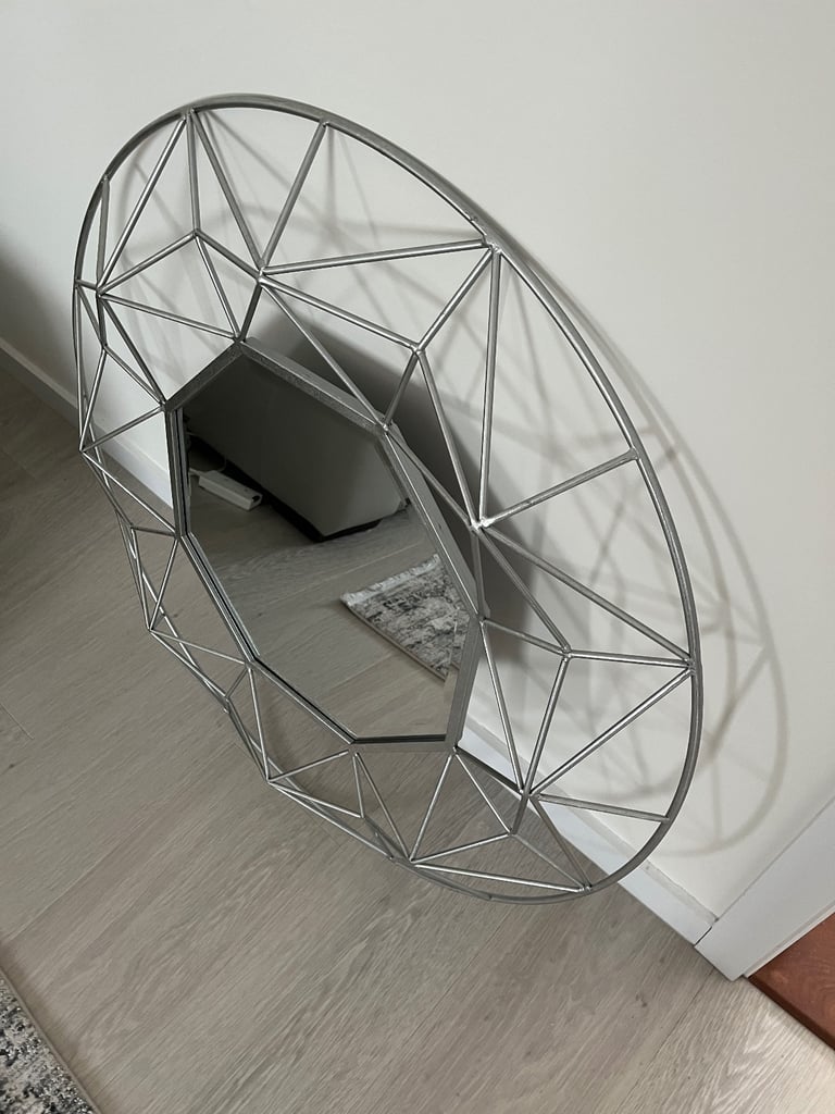 Wall mirror