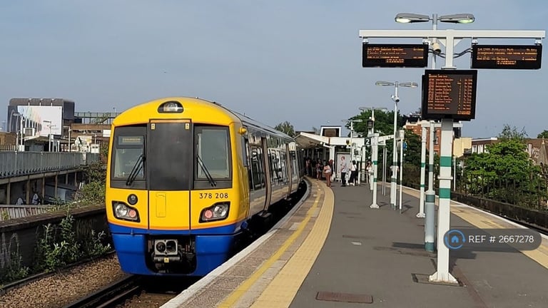 3 bedroom house in Banfield Road, London, SE15 (3 bed) (#2667278)