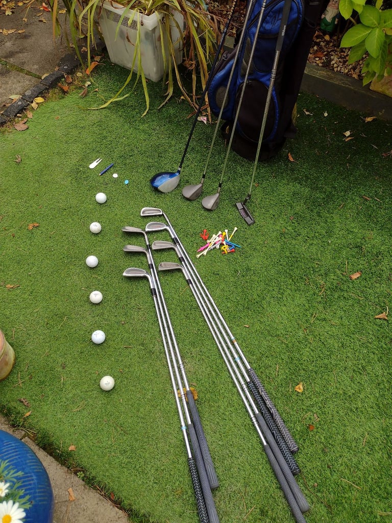 image for SET OF LADIES WILSON MIX GOLF CLUBS + JOHN LETTERS GOLF BAG + FREE EXTRAS 