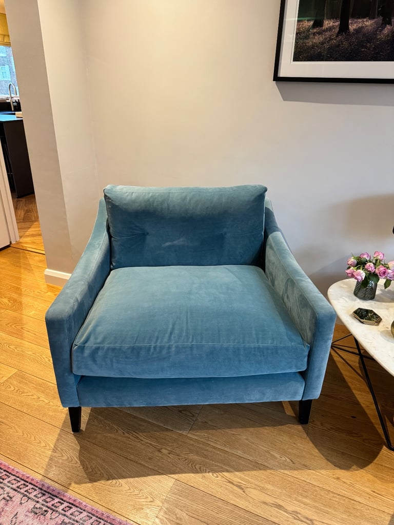 image for Kasper Blue Velvet Loveseat 