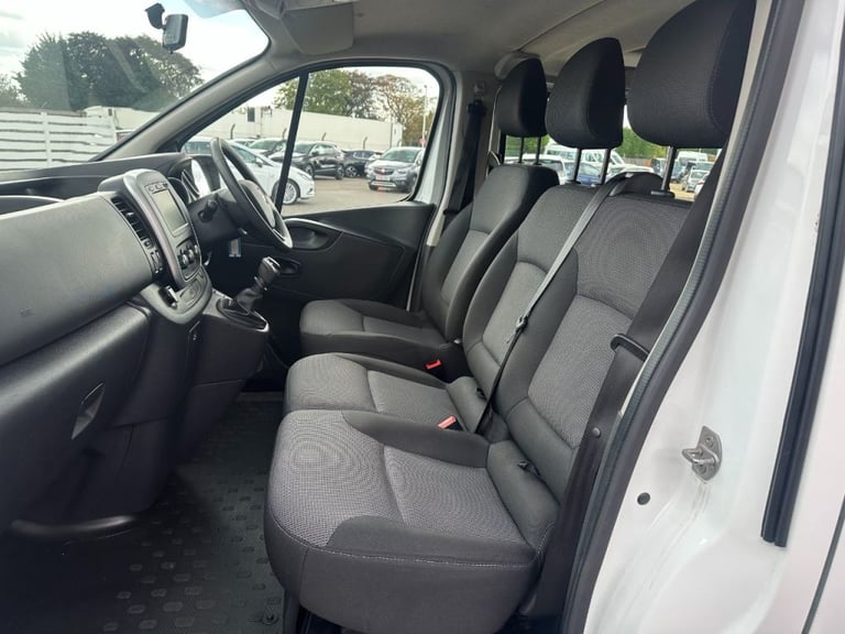 Renault Trafic SL28 ENERGY dCi 120 Business 9 Seater Diesel