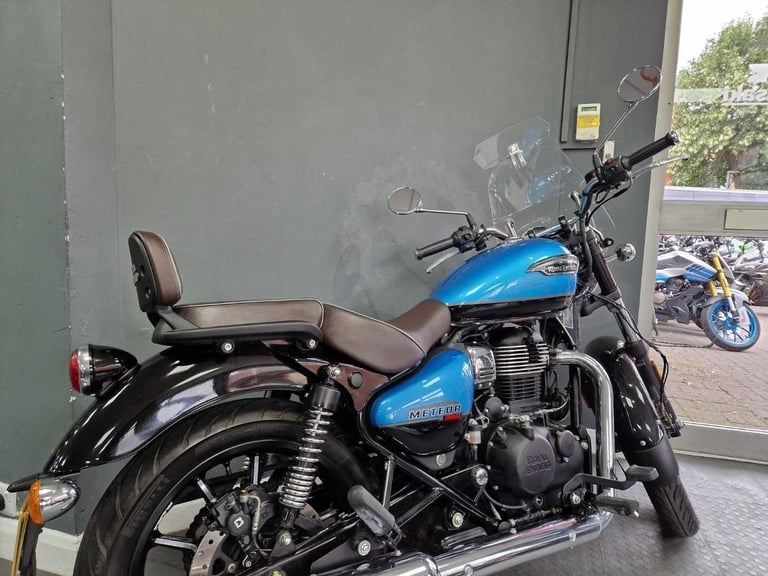 Royal Enfield METEOR 350 SUPERNOVA