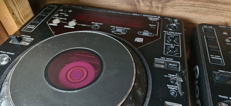 Pioneer CDJ 1000 Mk2 x2 + Behringer Djx 750 mixer