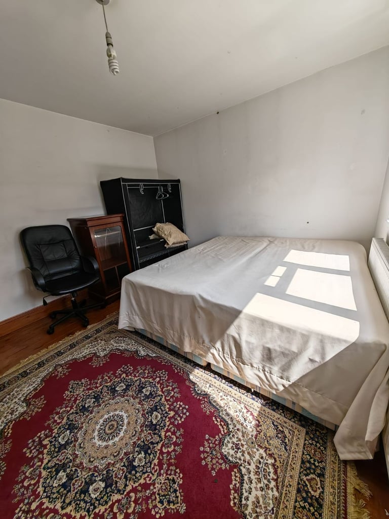 (AVAILABLE NOW) ..NICE BIG DOUBLE Room in REDBRIDGE, IG1 3SY for £790pcm.. ALL BILLS INCLUDED
