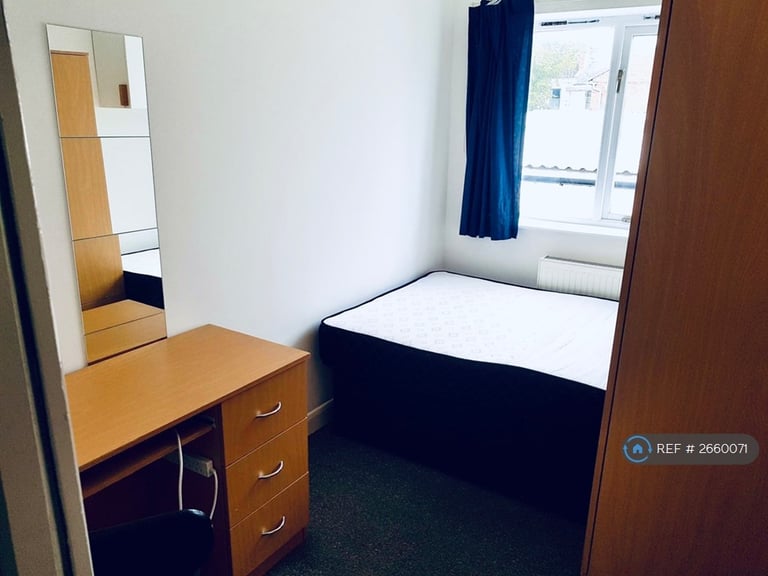 7 bedroom house in Oxford Street, Leamington Spa, CV32 (7 bed) (#2660071)