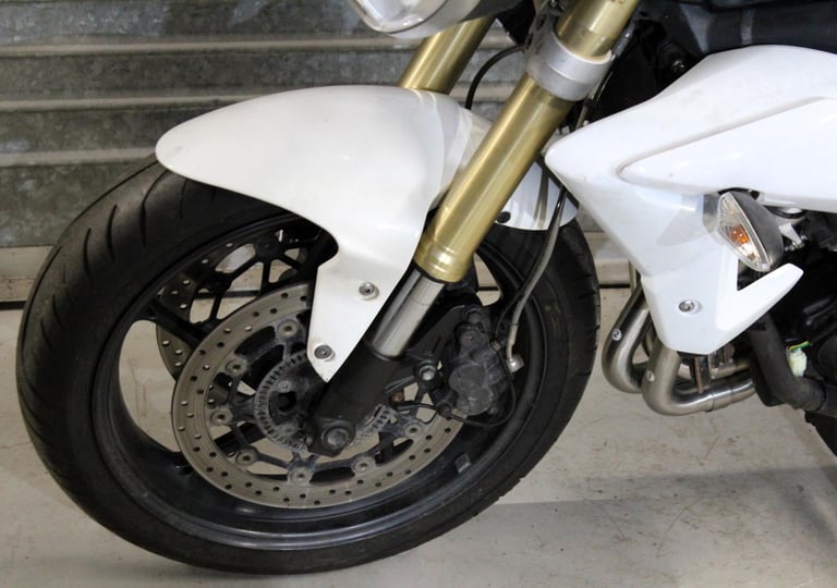 2015 15 TRIUMPH STREET TRIPLE 675 WHITE HPI CLEAR 11K NEW SHAPE TRADE SALE MOT