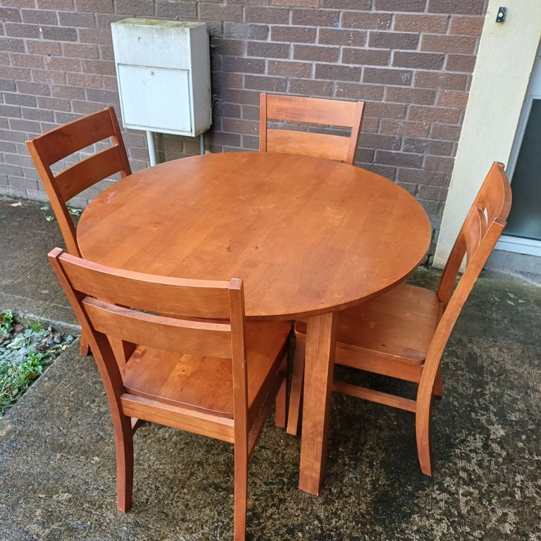 Dining table with 4 chairs 