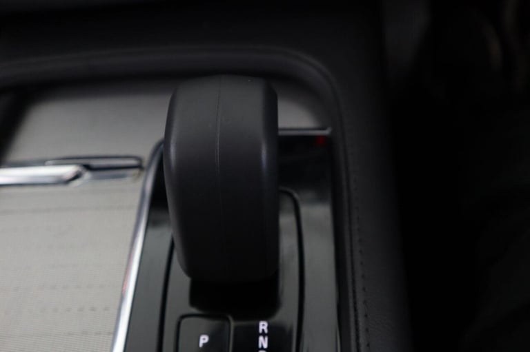 2022 Volvo XC90 2.0h T8 Recharge 18.8kWh Plus Auto 4WD Euro 6 (s/s) 5dr ESTATE PETROL/ELECTRIC Au...