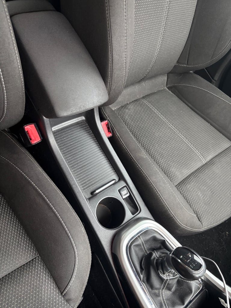 Vauxhall, ASTRA, Hatchback, 2012, Manual, 1686 (cc), 5 doors