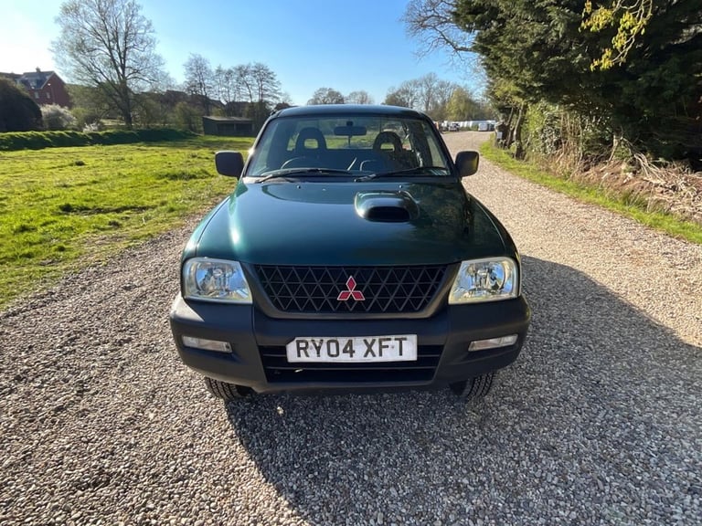 2004 Mitsubishi L200 2.5 TD 4Work Pickup 2dr Diesel Manual 4WD (113 bhp) PICKUP Diesel Manual