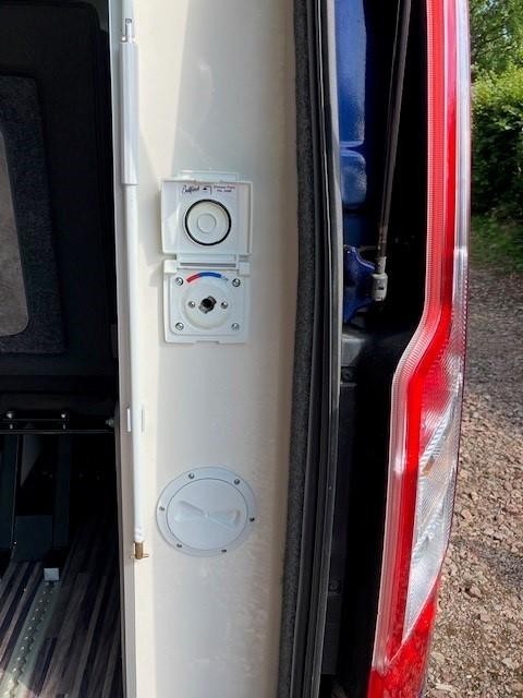 Ford TRANSIT CUSTOM Wellhouse Terrier 1
