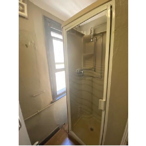 Lovely Bedsit in Avenue Gardens, Acton Town, W3 8HA ***All Utility Bills Inc***