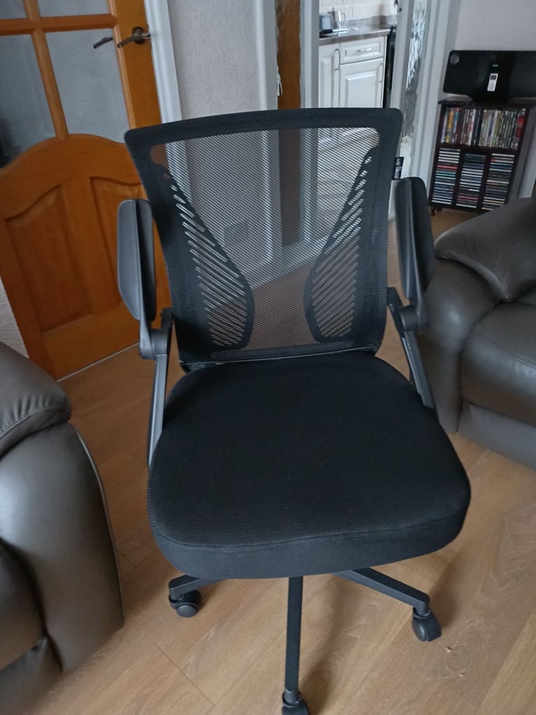 Comfortable computer chair 