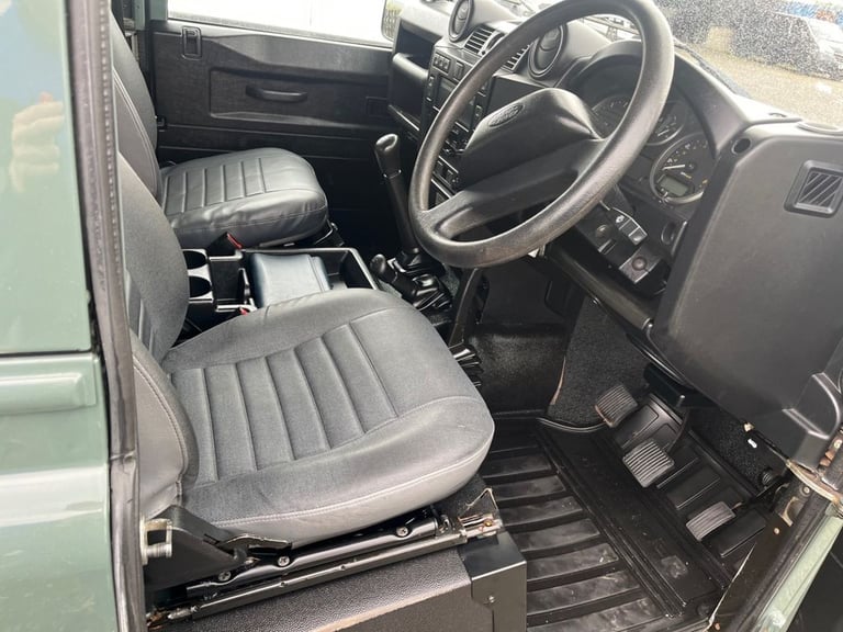 2012 Land Rover Defender 122bhp 2.2 TDCi Hard Top SUV Diesel Manual 4WD Euro 5 ONLY33K PANEL VAN ...