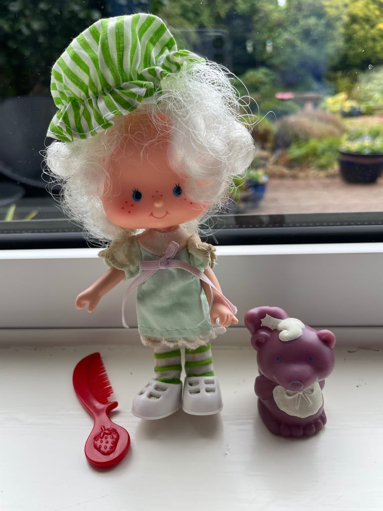 Strawberry Shortcake dolls