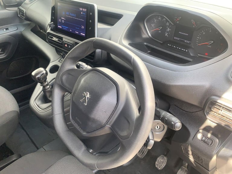 2022 Peugeot Partner 1.5 BlueHDi 850 Professional Premium Long Crew Van LWB Euro 6 6dr PANEL VAN ...