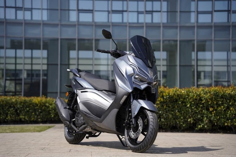NEW MGB AMAX 125cc Automatic Scooter Learner Legal City Commuter Excellent MP...