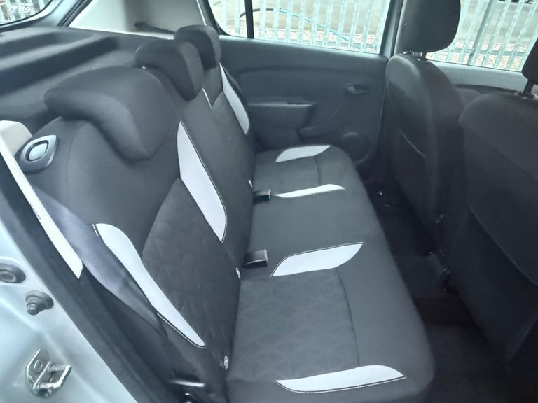 2014 Dacia Sandero Stepway 0.9 TCe Laureate Euro 5 5dr HATCHBACK Petrol Manual