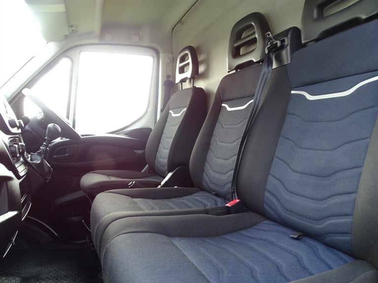 2021 Iveco Daily 2.3D HPI 14V 35S 3520 Panel Van 5dr Diesel Manual MWB High Roof Euro 6 (s/s Pane...