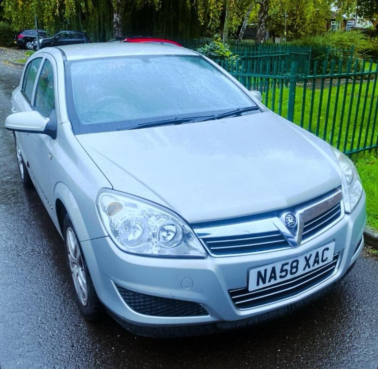 Astra AUTOMATIC Satnav Ulez free great runner 