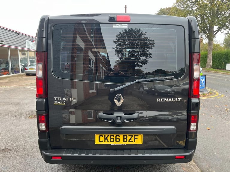 Renault Trafic LL29 Energy dCi 125 Sport Nav 9 Seat LWB Minibus  DIESEL 2016/66