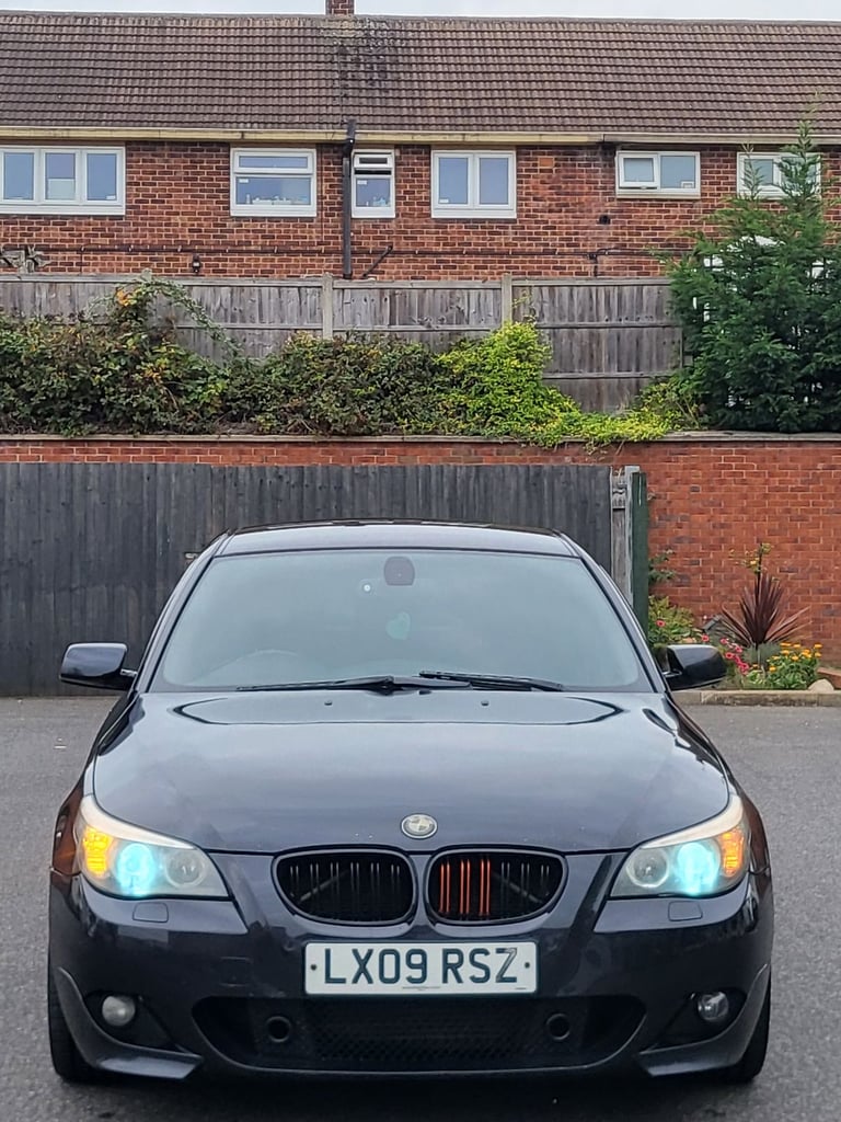 BMW, 5 SERIES, Saloon, 2009, Semi-Auto, 2993 (cc), 4 doors