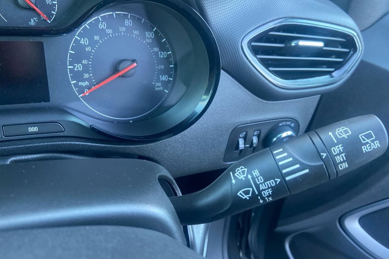  Vauxhall Crossland X 1.2 Se Suv 5dr Petrol Manual Euro 6 81 Ps Petrol