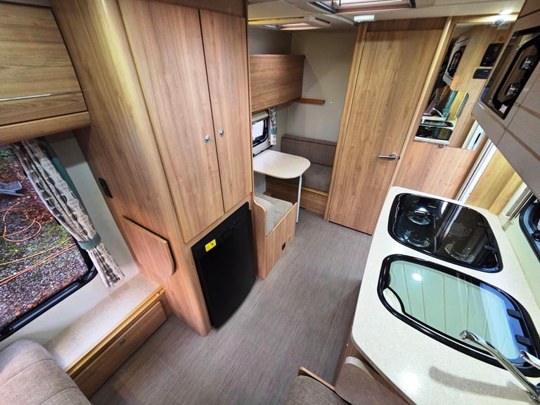 Elddis Xplore 304 2016 Lightweight & Compact 4 Berth Touring Caravan