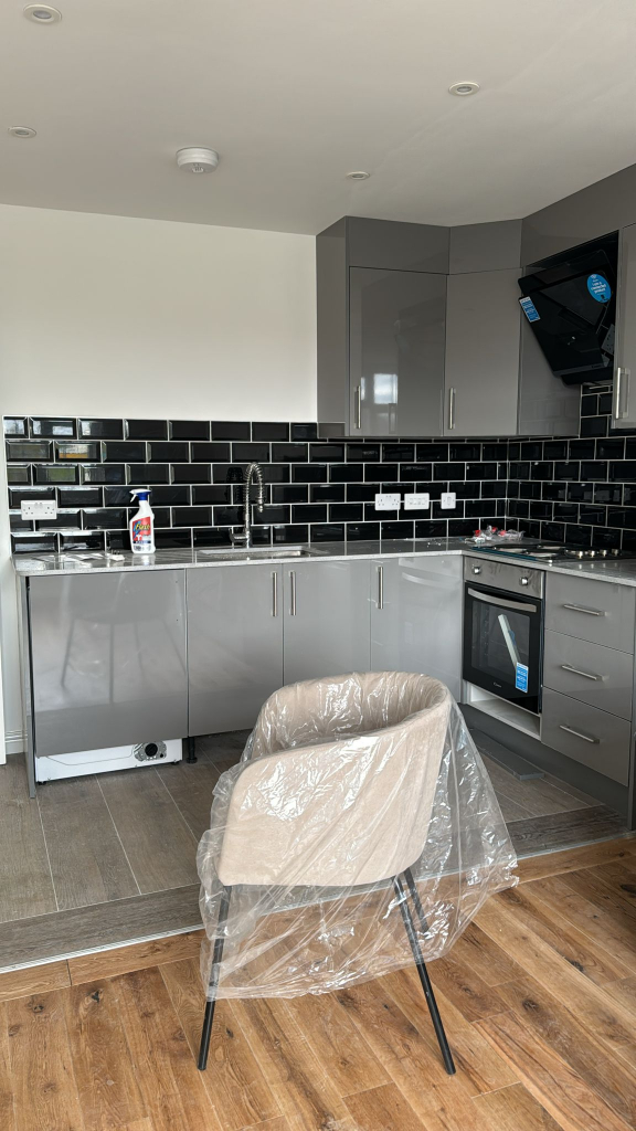 2 Bed newly refurbished Flat to Rent in UB9 5HB Uxbridge in Barking