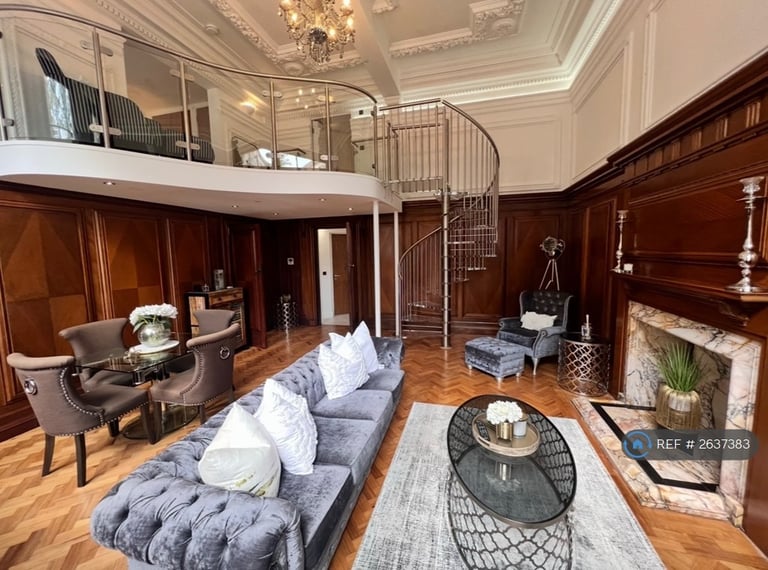 2 bedroom flat in Mount Stuart Square, Cardiff, CF10 (2 bed) (#2637383)