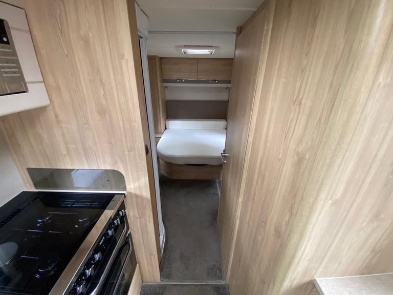 ELDDIS RAMBLER 18/4 - 2017 - ISLAND BED - 4 BERTH - MOVER - PRISTINE 