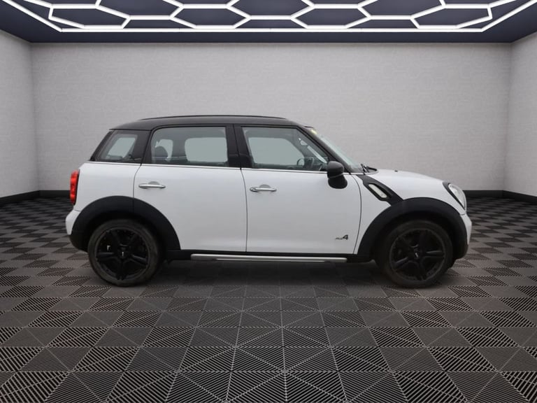 2016 MINI Countryman 1.6 Cooper SUV 5dr Petrol Manual ALL4 Euro 6 (s/s) (122 ps) 1 FORMER OWNER H...