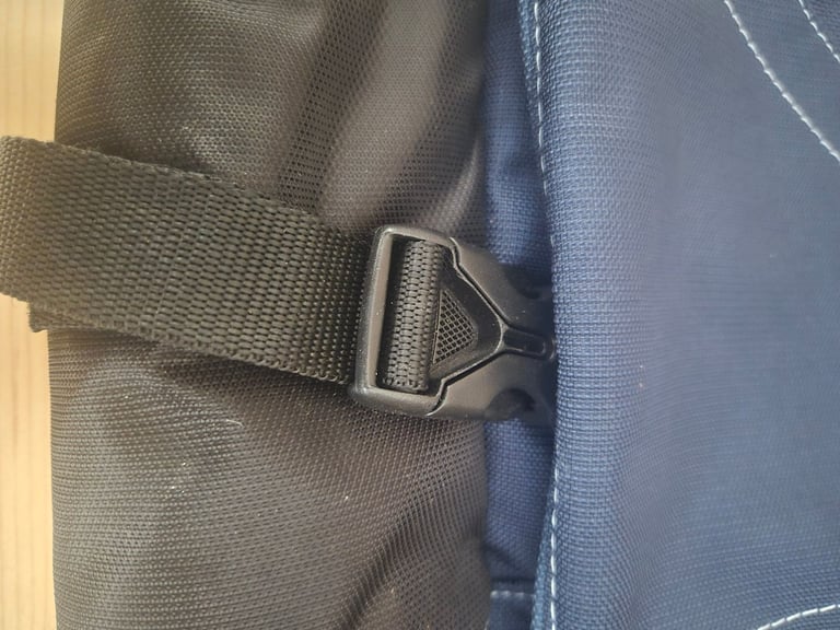 Targus laptop shoulder bag 