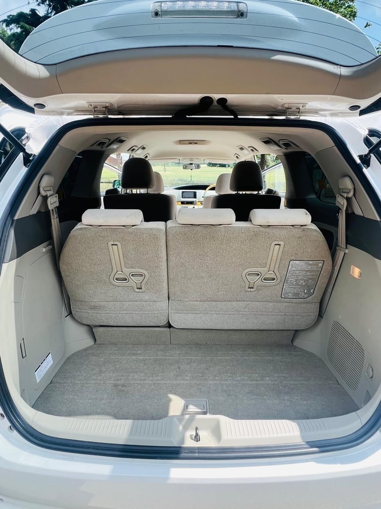 Toyota estima 2008 2.4 petrol automatic Ulez free 7 seats Screens with Bluetooth