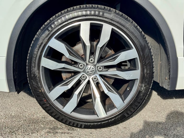2017 Volkswagen Tiguan 2.0 TDi 150 R-Line 5dr ESTATE DIESEL Manual