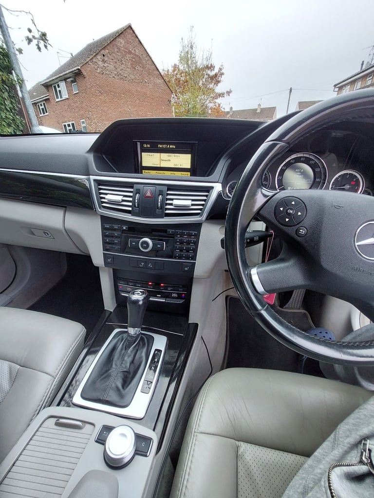 Mercedes-Benz, E CLASS, Saloon, 2011, Semi-Auto, 2143 (cc), 4 doors