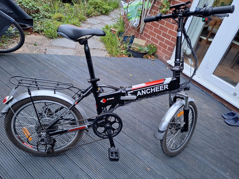 Folding E Bikes with 20" wheels, very good condition, ready to go