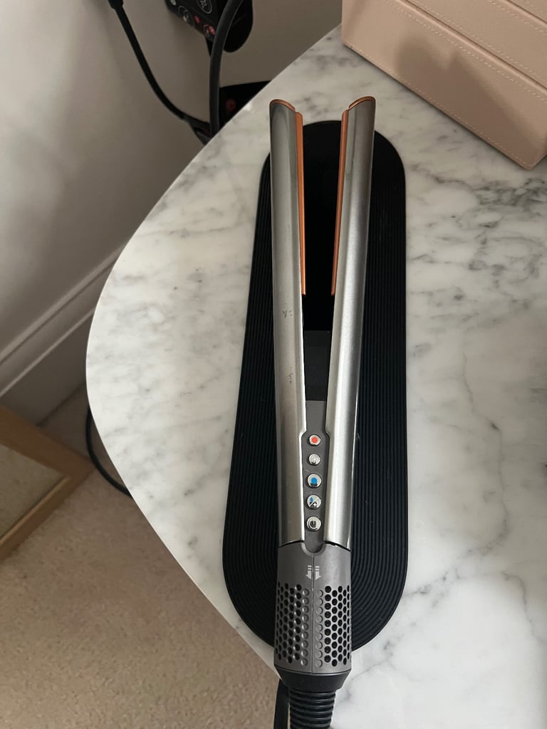 image for Brand new Dyson Airstraight (bought Oct 2025)