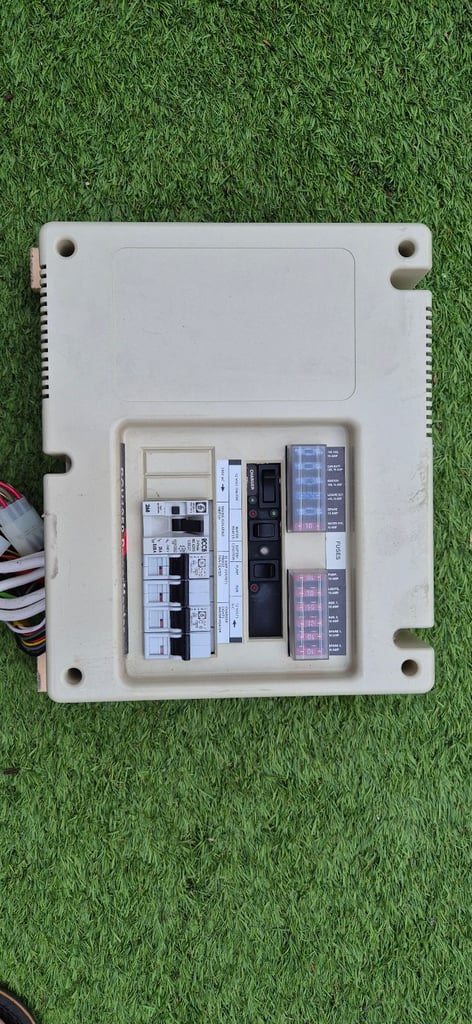 ZIG CPU 1250 POWER MASTER - power supply unit / battery charger for camper caravan motorhome boat.