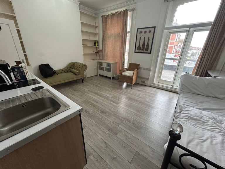 1 Bedroom Flat to Rent in Goldhawk Road W12 8QQ (Shepherd's Bush)